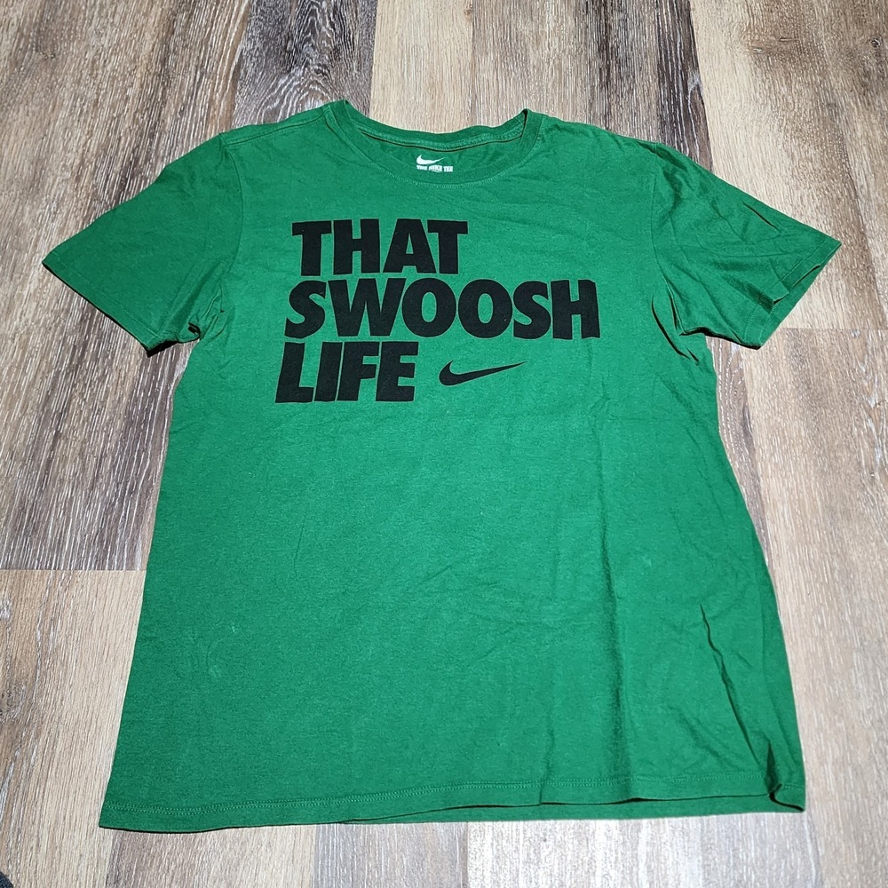 The Nike Tee "That Swoosh Life" Men's Graphic T-Shirt Green Athletic Size Medium